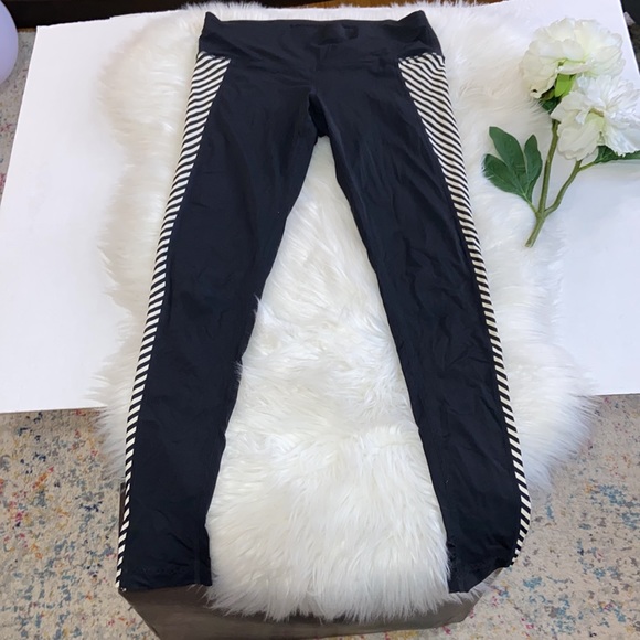 Athleta Black & White Sides Diagonal Striped Leggings Size Small - Picture 3 of 15